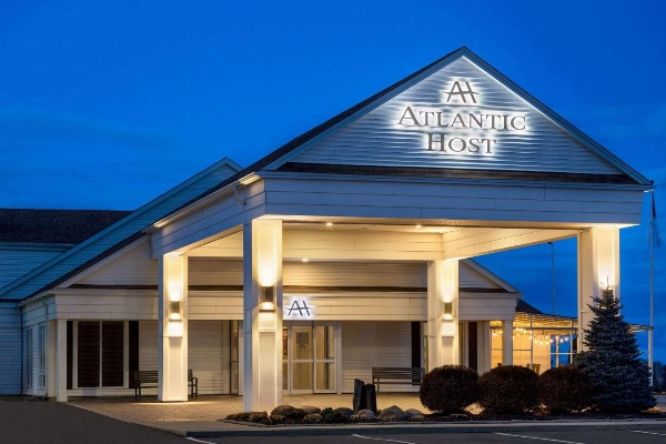 Atlantic Host Hotel, Trademark Collection by Wyndham image 2